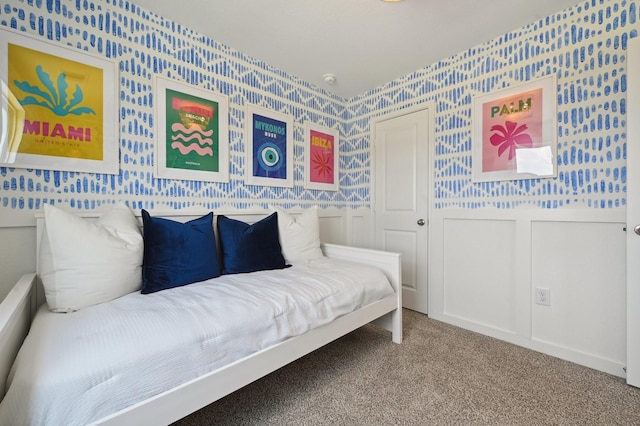 16614 Bobal Path, Houston, TX 77909 - carpeted bedroom featuring wallpapered walls