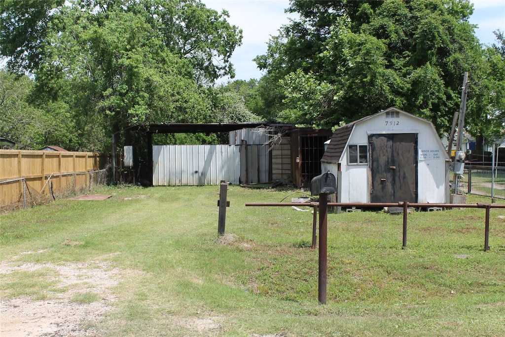 7912 Observatory St, Houston, TX 77088