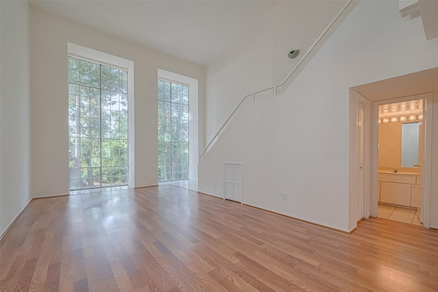 12633 Memorial Dr Unit 250, Houston, TX 77024 - unfurnished room featuring light wood-type flooring