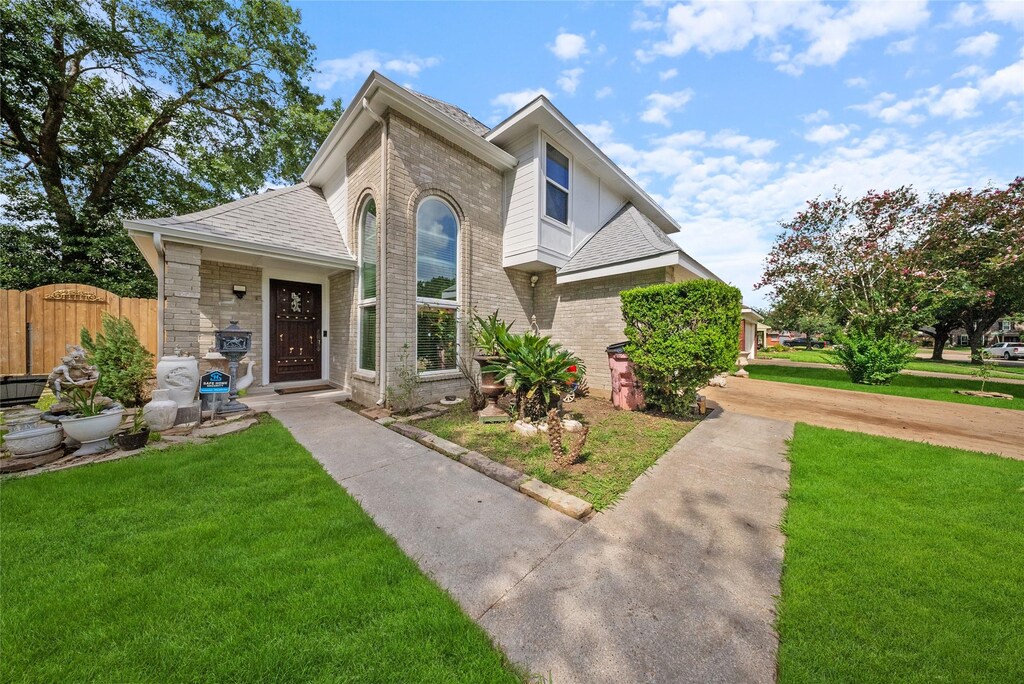 10135 Wayward Wind Ln, Houston, TX 77064 - photo 1