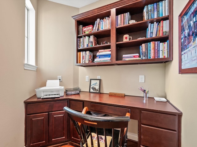 6922 Carolina Cherry Ln, Spring, TX 77389 - home office with built in study area
