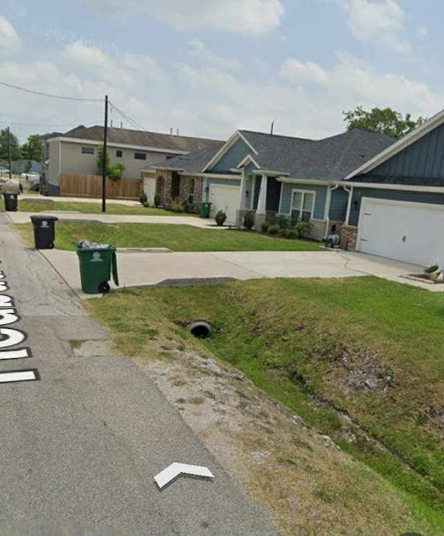4541 Redbud St, Houston, TX 77051