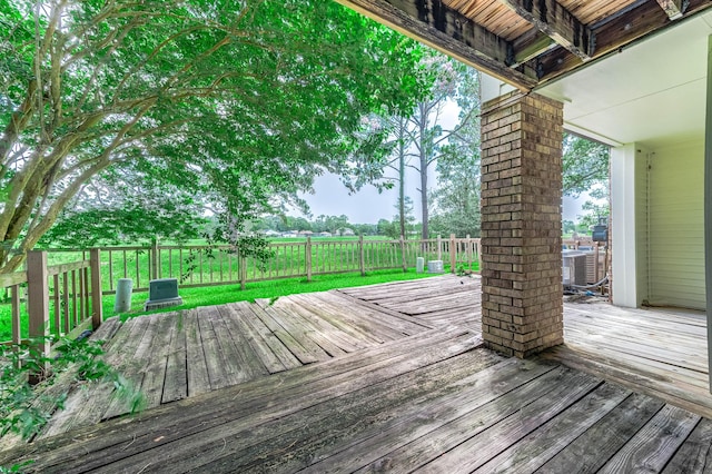16160 Seahorse Dr, Houston, TX 77062 - wooden deck with a fenced backyard