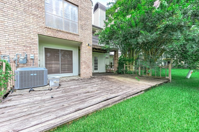 16160 Seahorse Dr, Houston, TX 77062 - deck with a yard