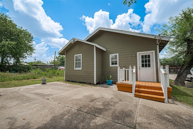 4401 Canal St, Houston, TX 77011 - rear view of house featuring a patio area and a wooden deck