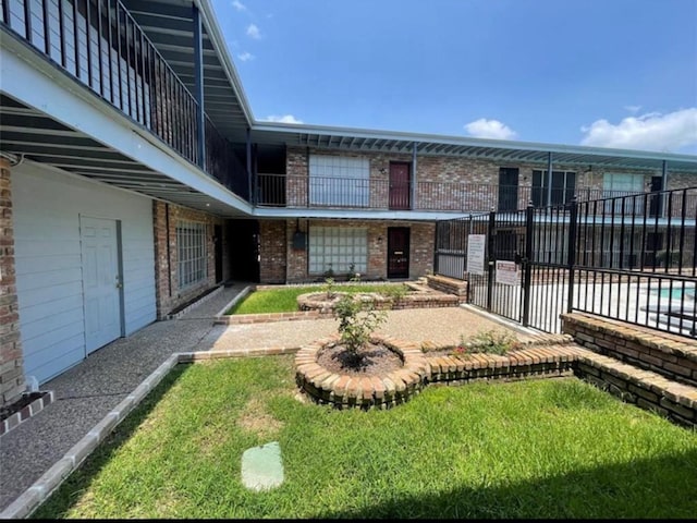 5617 Bissonnet St Unit 104, Houston, TX 77081 - view of yard
