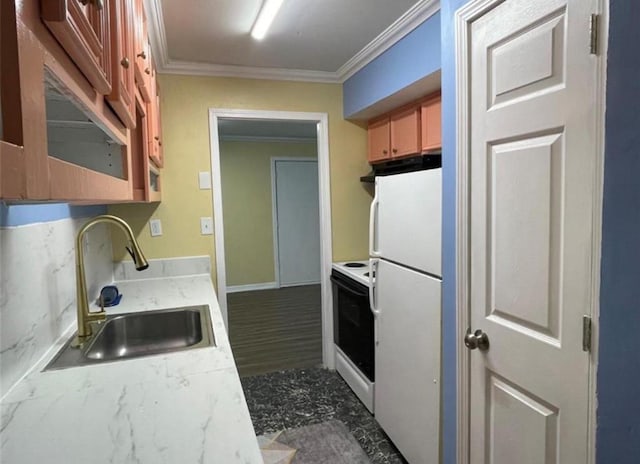5617 Bissonnet St Unit 104, Houston, TX 77081 - kitchen featuring white appliances, crown molding, and under cabinet range hood