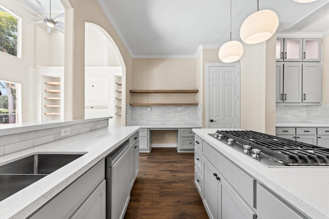 18 Sullivans Ct, Missouri City, TX 77459 - kitchen with stainless steel appliances, ornamental molding, backsplash, and healthy amount of natural light