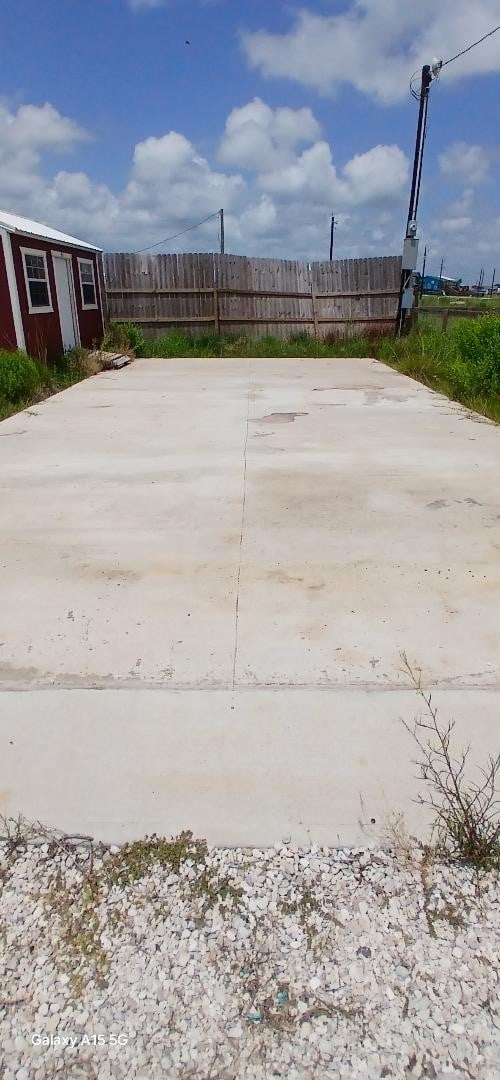 1206 Bluewater St, Sargent, TX 77414