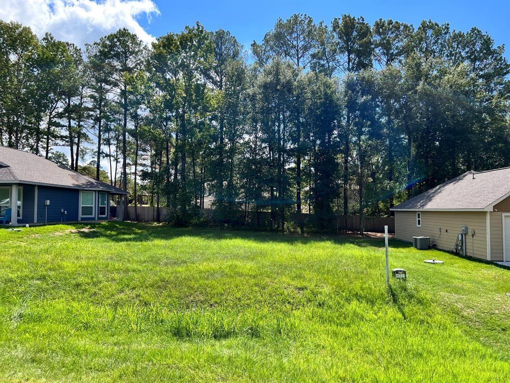 13 Firewood Rd, Huntsville, TX 77340