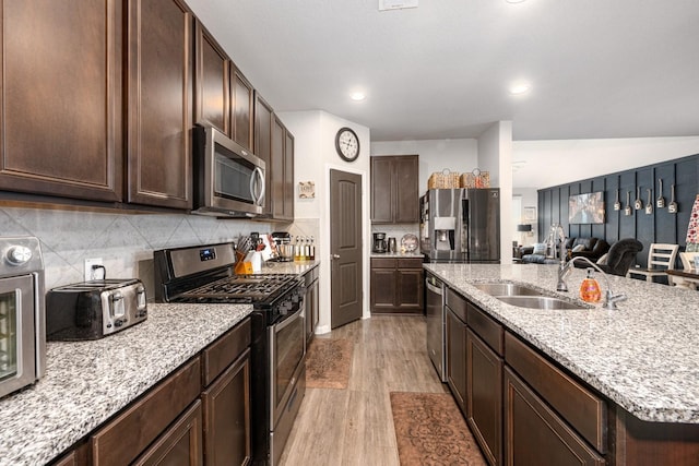 4413 Eveslage Ln, Conroe, TX 77304 - photo 11