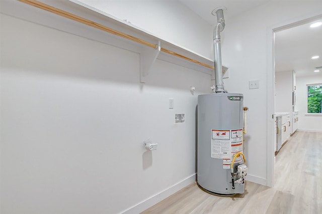 7226 Troulon Dr, Houston, TX 77074 - utility room with water heater
