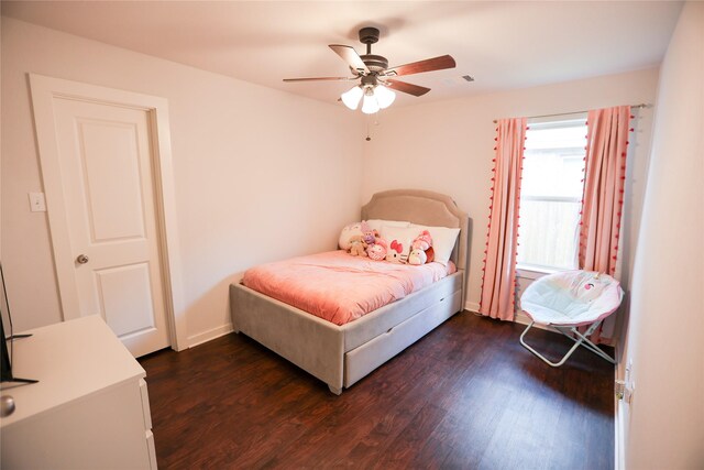 6926 Glenmoor Dr, Rosharon, TX 77583 - bedroom with dark wood finished floors and a ceiling fan