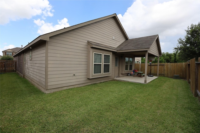 6926 Glenmoor Dr, Rosharon, TX 77583 - rear view of property featuring a patio and a fenced backyard