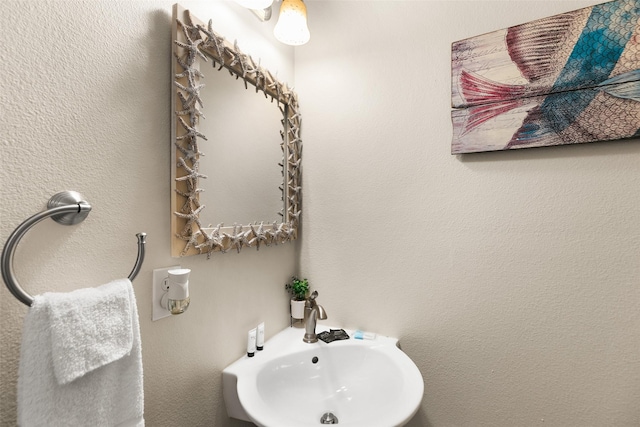 862 Gregory Ln, Port Bolivar, TX 77650 - bathroom featuring a sink