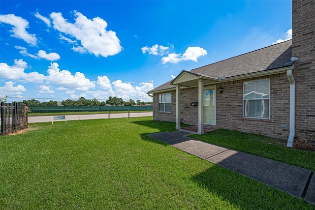 1323 Queens Rd, Pasadena, TX 77502 - photo 2