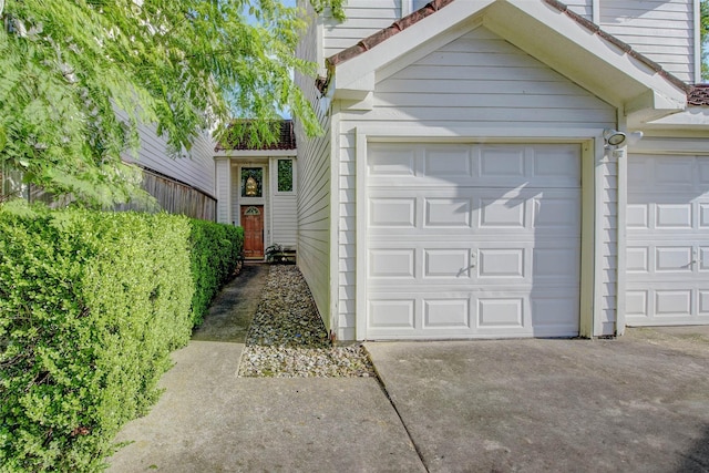 5651 Pine St, Houston, TX 77081 - garage featuring driveway
