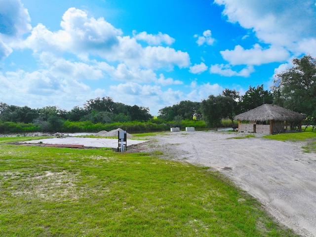 1734 Haynes Rd, Anahuac, TX 77514