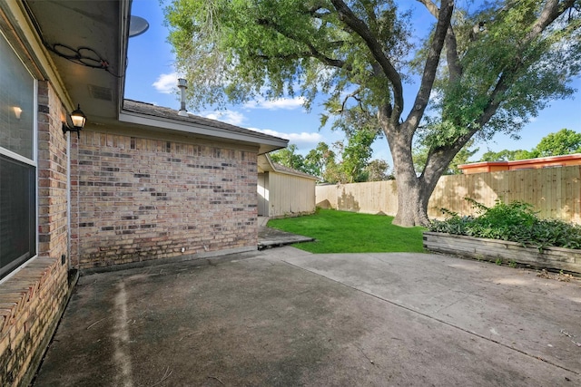 9602 Philmont Dr, Houston, TX 77080 - fenced backyard with a patio area