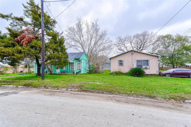 310 N Kleas St, Edna, TX 77957 - photo 3