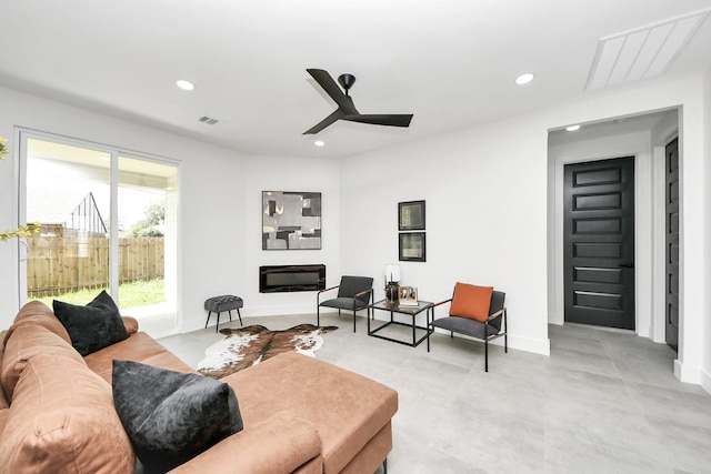 417 Harold Ln, Baytown, TX 77521 - living area featuring a ceiling fan and recessed lighting