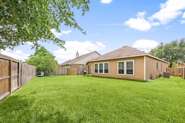 3015 Crescent Oaks Park Ln, Spring, TX 77386 - back of property with a fenced backyard