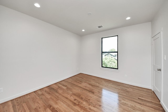 4541 Walker St, Houston, TX 77023 - unfurnished room with light wood-style flooring and recessed lighting