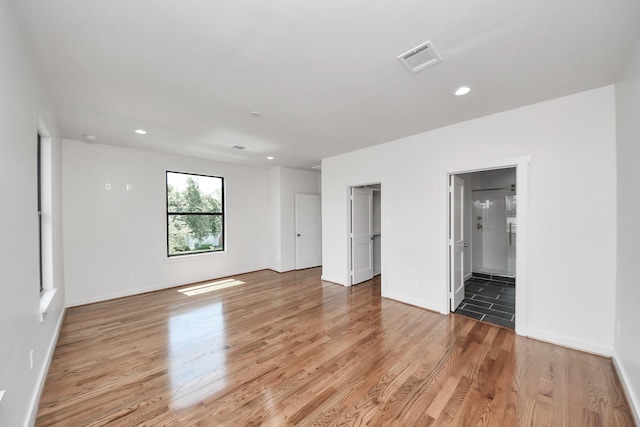 4541 Walker St, Houston, TX 77023 - unfurnished room with light wood finished floors and recessed lighting