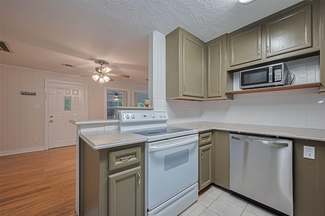 1372 W Pine Lake Cir, Conroe, TX 77316 - photo 16