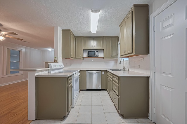 1372 W Pine Lake Cir, Conroe, TX 77316 - photo 17