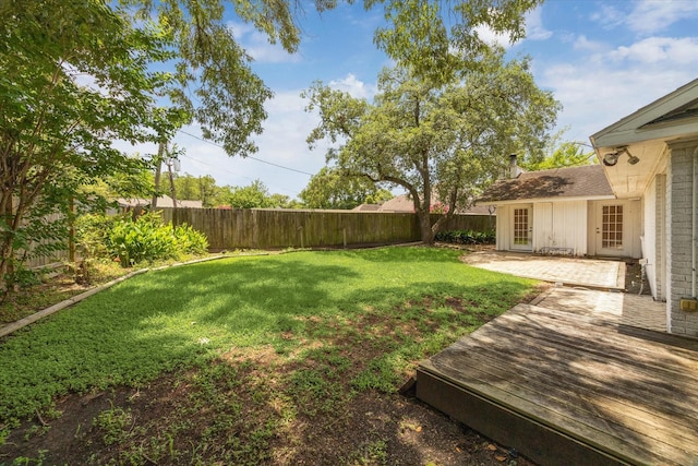 7525 Middlewood St, Houston, TX 77063 - fenced backyard with a patio area
