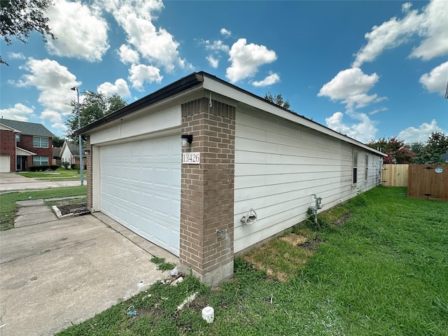 13426 Sanderford Ln, Houston, TX 77083 - view of garage