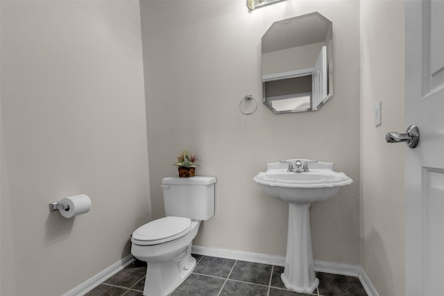 13811 Brannon Field Ln, Houston, TX 77041 - half bath featuring toilet and tile patterned floors
