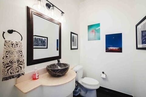 1616 Southmore Blvd, Houston, TX 77004 - bathroom with toilet and vanity