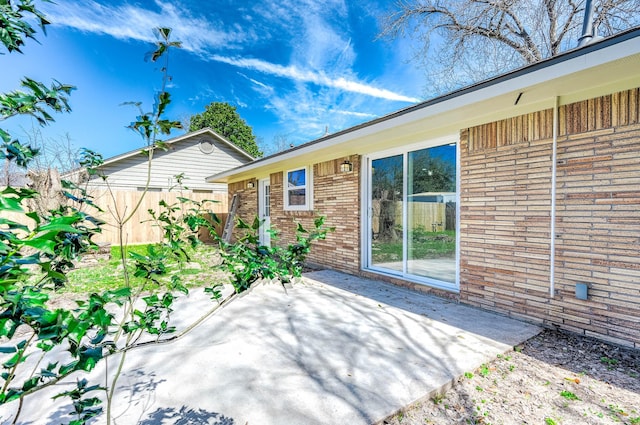 6615 Dewville Ln, Houston, TX 77076 - view of patio / terrace