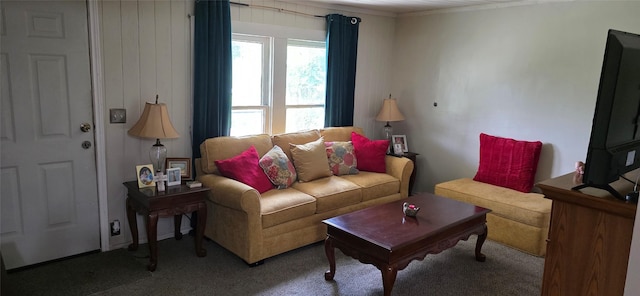 5518 Cochran St, Houston, TX 77009 - carpeted living area with crown molding