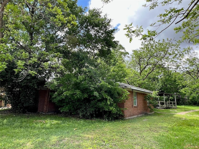 1815 Parker Rd, Houston, TX 77093 - view of grassy yard