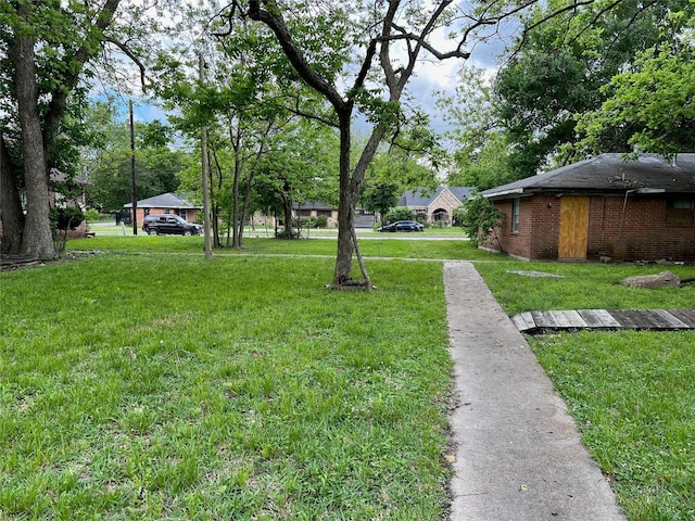 1815 Parker Rd, Houston, TX 77093 - view of grassy yard