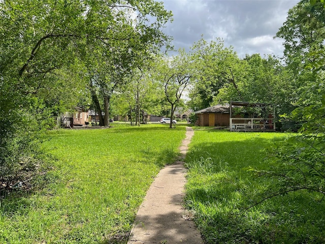1815 Parker Rd, Houston, TX 77093 - view of yard