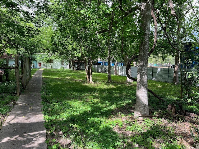 1815 Parker Rd, Houston, TX 77093 - view of yard