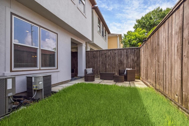 1518 Dunlavy St, Houston, TX 77006 - fenced backyard with a patio area and an outdoor living space