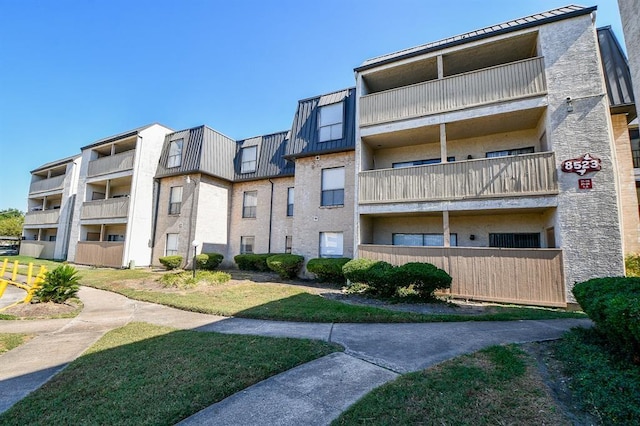 8523 Hearth Dr, Houston, TX 77054 - view of apartment building / complex