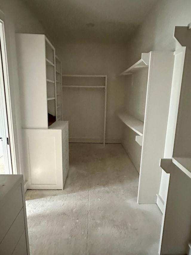 2434 Quenby St, Houston, TX 77005 - view of walk in closet