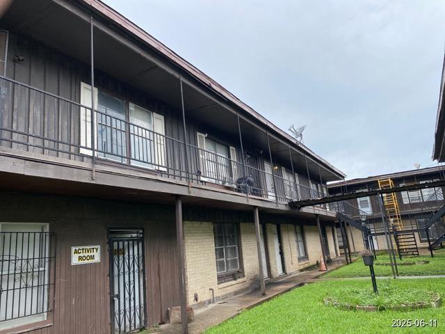 6605 Hogue St, Houston, TX 77087 - view of building exterior