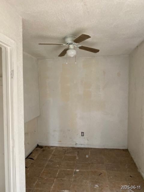 6605 Hogue St, Houston, TX 77087 - unfurnished room with ceiling fan and a textured ceiling