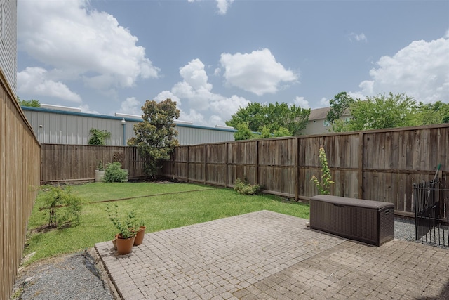 1207 W 25th St, Houston, TX 77008 - fenced backyard featuring a patio