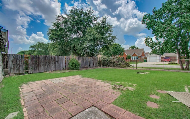 1117 Elliston St, Houston, TX 77023 - fenced backyard featuring a patio