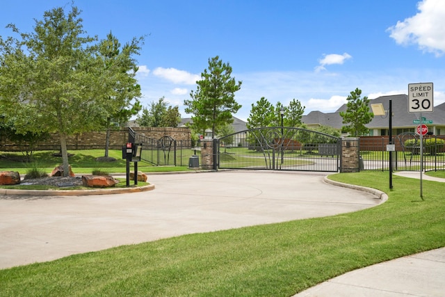 13305 Newcastle Creek Ct, Houston, TX 77059 - surrounding community featuring a gate
