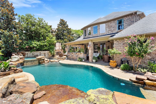 12902 Tamarack Bend Ln, Humble, TX 77346 - swimming pool featuring a patio area and an in-ground hot tub