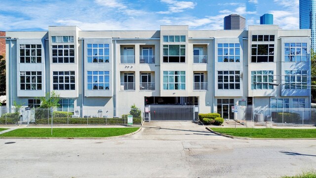 207 Pierce St Unit 301, Houston, TX 77002 - view of building exterior